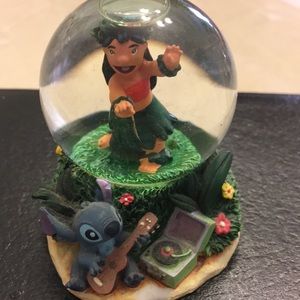 Lilo and Stitch small snow globe